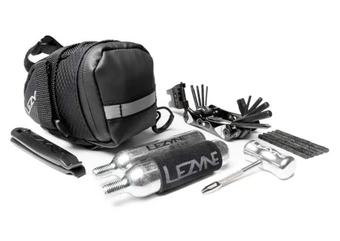 lezyne-m-caddy-tubeless-kit-2-206417-f-sk7-w780-h554_1.webp