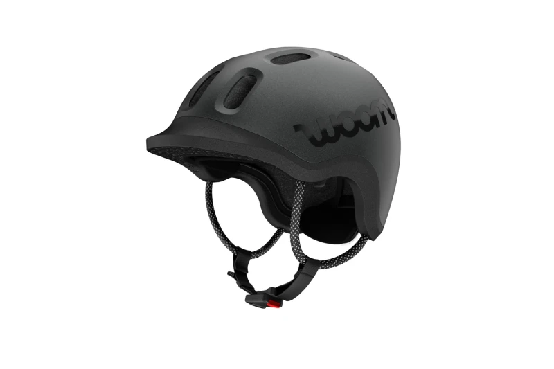 High-Res-READY-KIDS-HELMET_Perspective-View_charcoal_Product.webp
